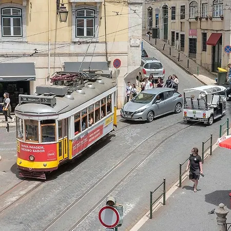 Apartment Plum Guide - Rocky Mountain Lisbon